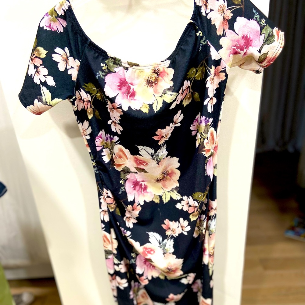 Beautiful floral maternity dress